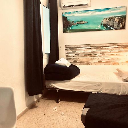 Guest House Mota Malaga Bagian luar foto
