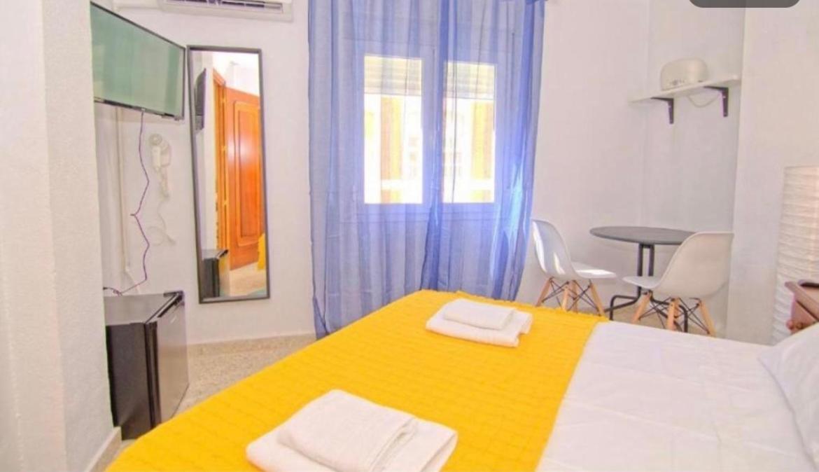 Guest House Mota Malaga Bagian luar foto