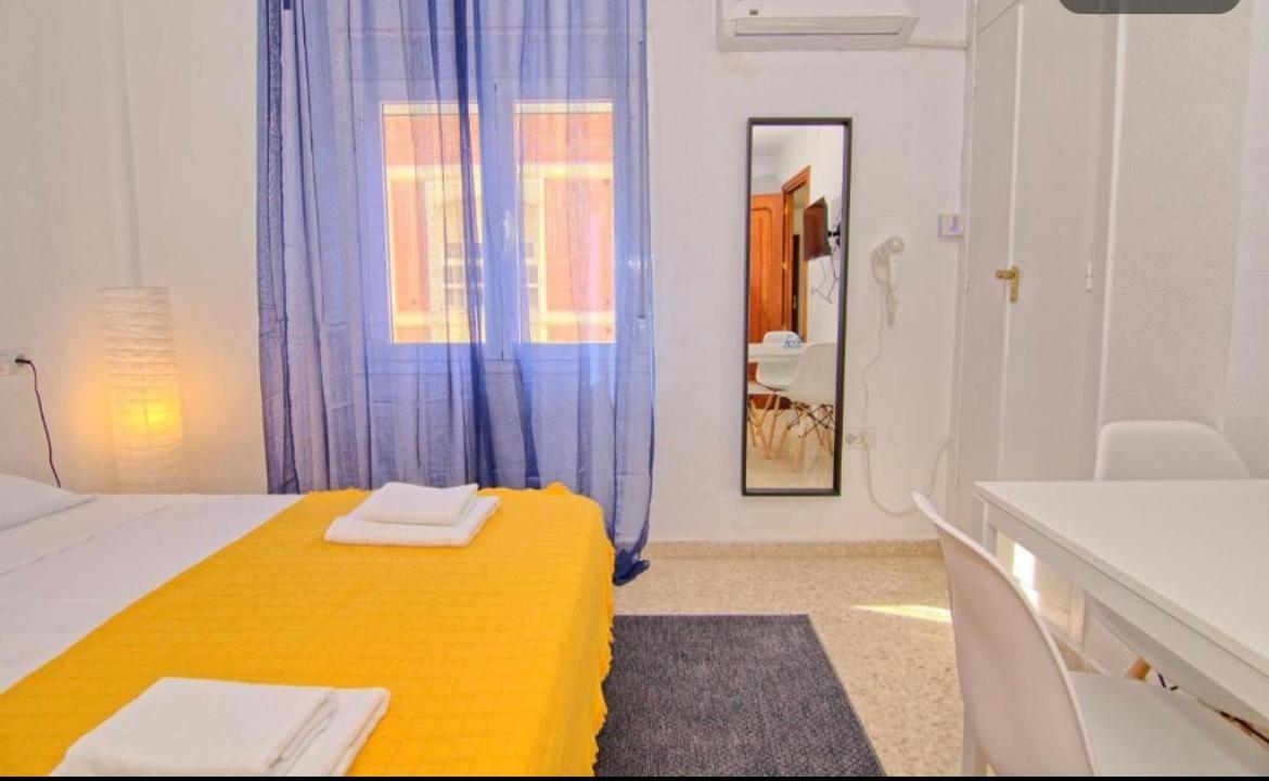 Guest House Mota Malaga Bagian luar foto