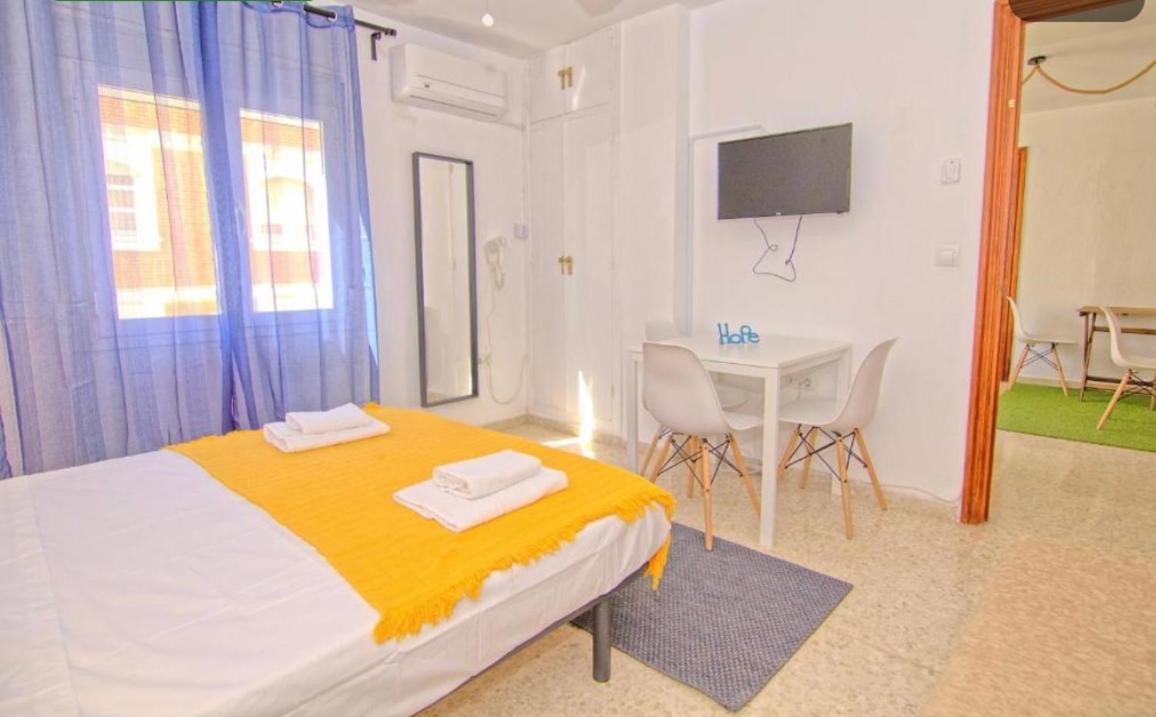 Guest House Mota Malaga Bagian luar foto