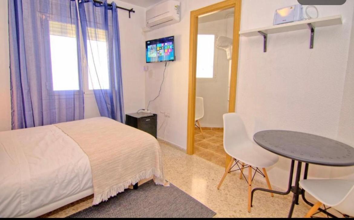 Guest House Mota Malaga Bagian luar foto